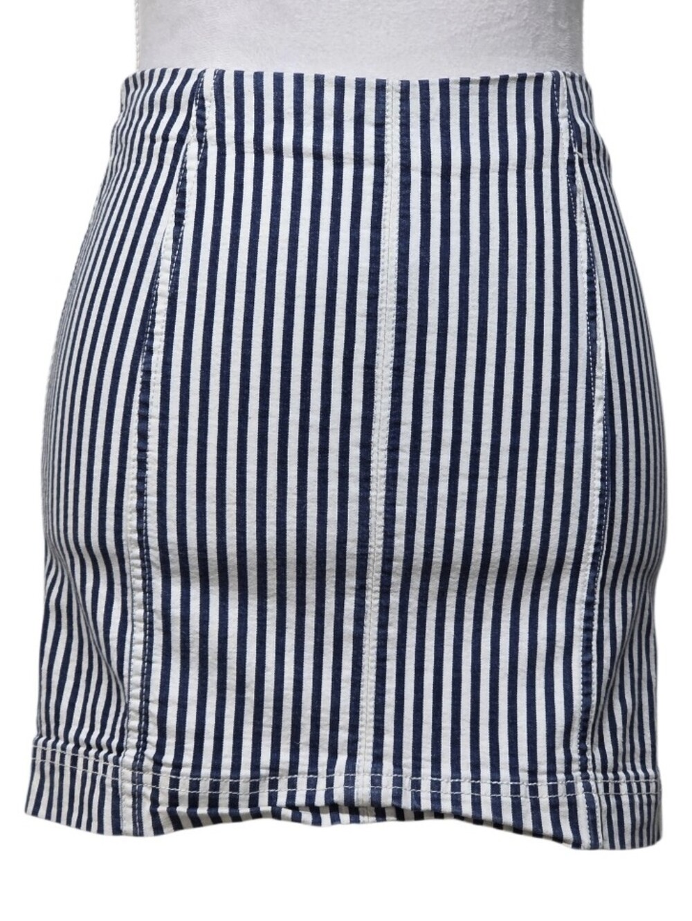 Jolt Navy and White Striped Mini Skirt Size 2 / 27